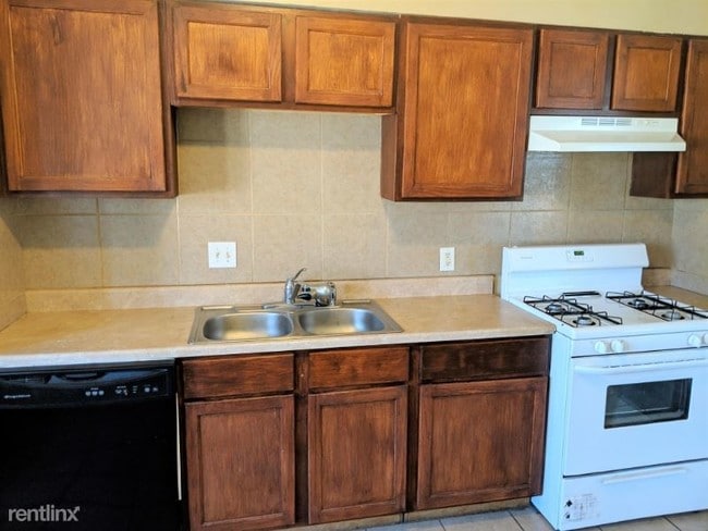 Foto del edificio - 2 br, 1 bath House - 4840 Pratt St