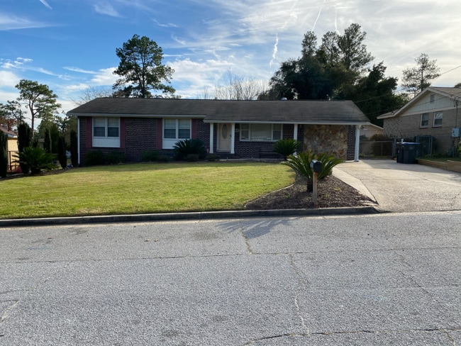 Foto del edificio - 2222 Woodland Ave