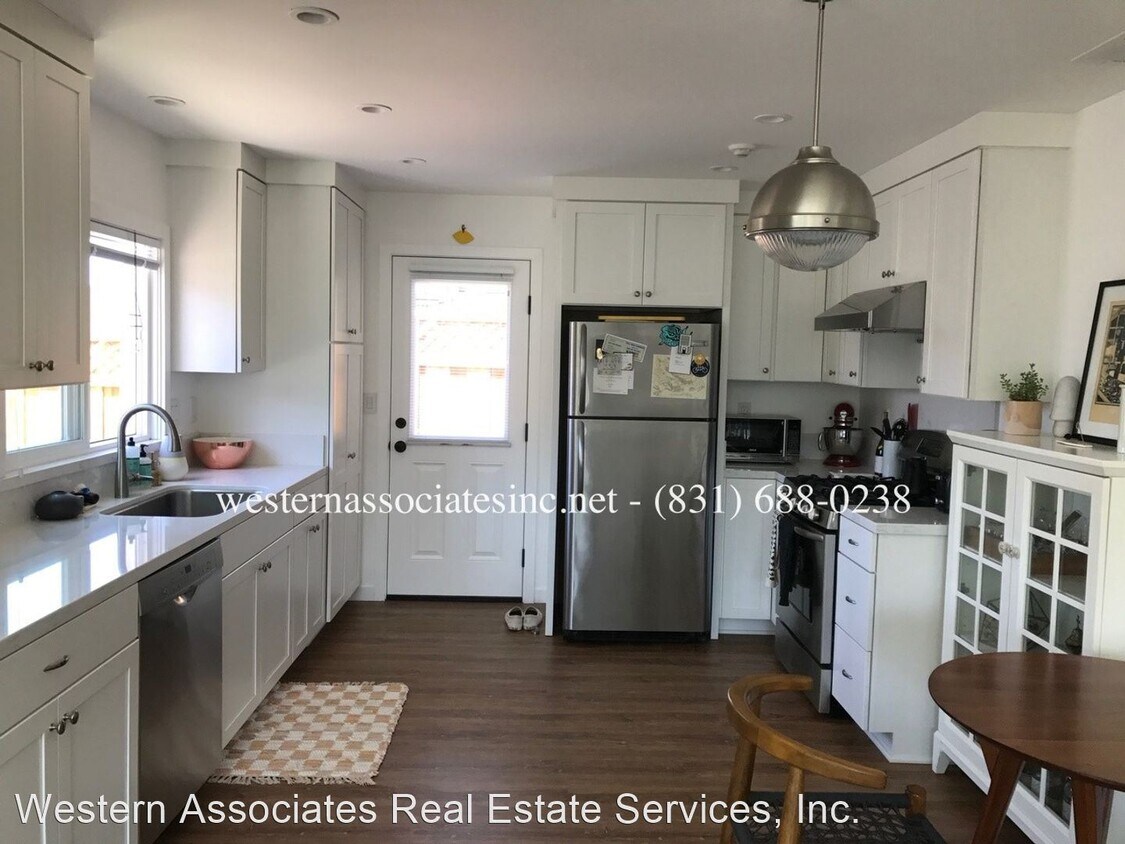 Foto principal - 2 br, 1 bath House - 335 Hillcrest Dr.