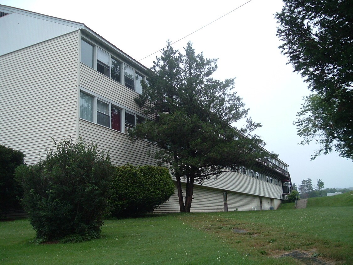 126 Grove St, Rutland, VT 05701 Apartments in Rutland, VT