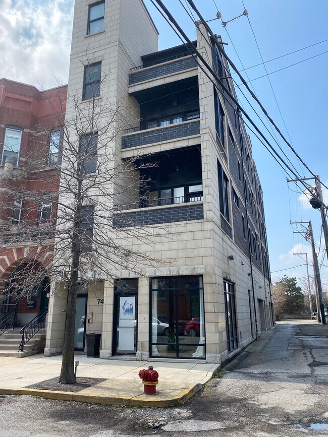 Foto del edificio - 744 N May St