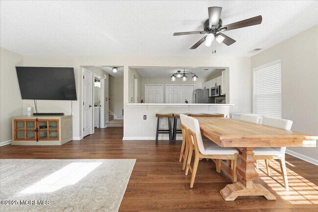 Foto del edificio - 26 Dover Ct