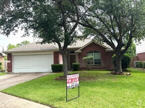 Building Photo - 15618 Lost Maples Dr