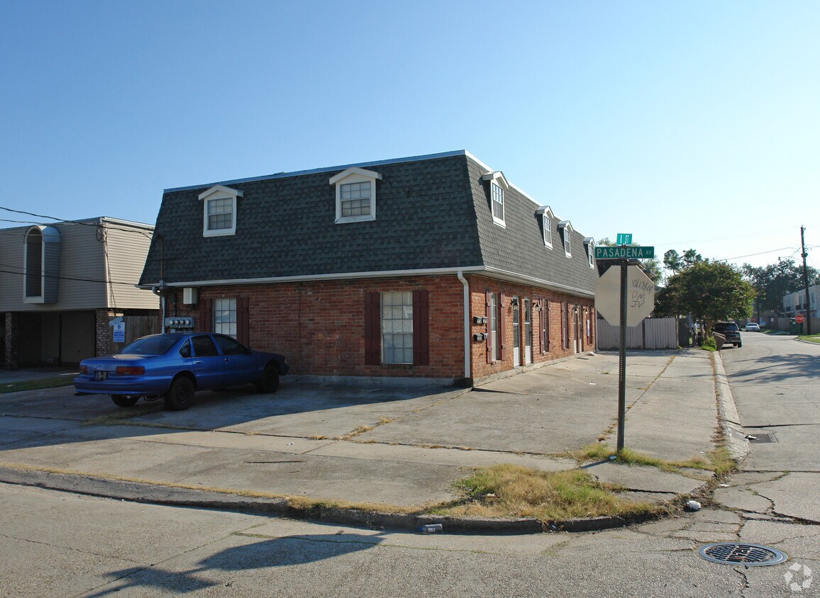 Primary Photo - 2201 Pasadena Ave