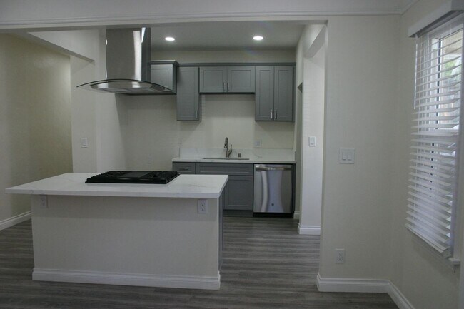 Building Photo - 4265 Garthwaite Ave