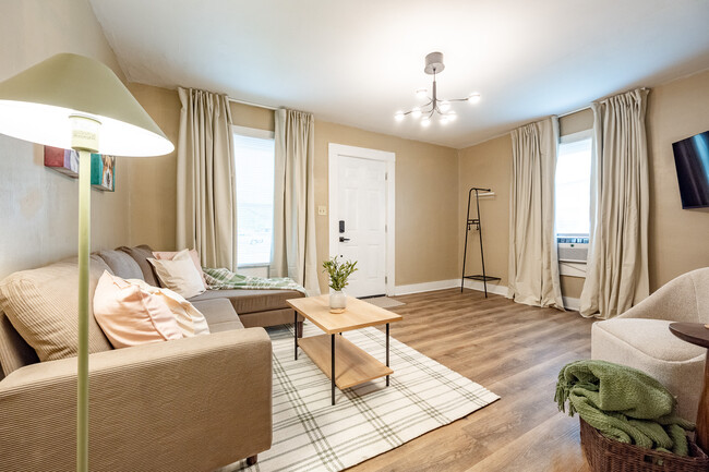 Foto del edificio - 4502 Kingsley Dr