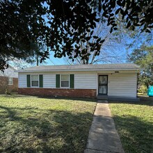 Building Photo - 5423 Bannock St