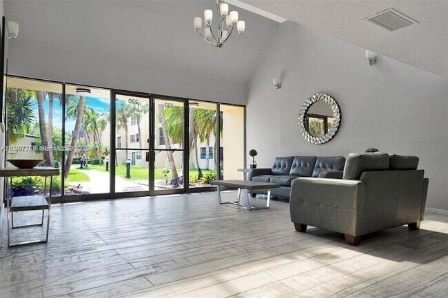 Foto del edificio - 230 Lakeview Dr