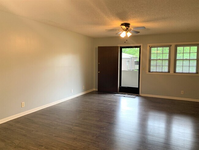 Building Photo - Kingswood Condominiums