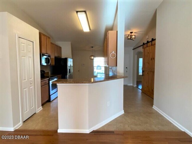 Building Photo - 5345 Peach Blossom Blvd