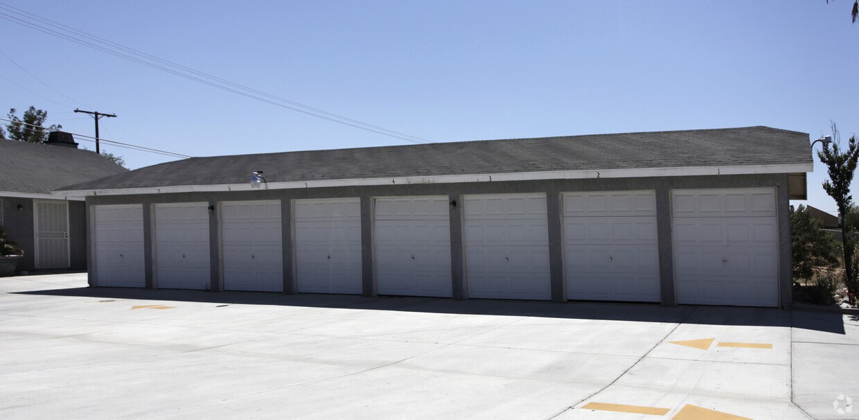 Building Photo - 15011 Bear Valley Rd