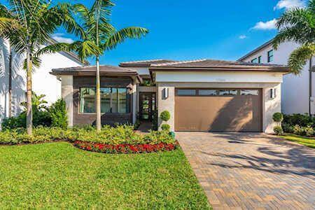 Foto del edificio - 17534 Rainstream Rd