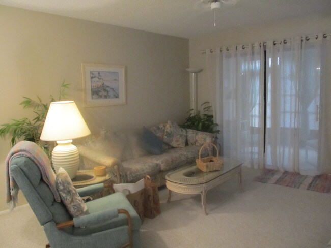 LIVINGROOM - 2950 Clubview Dr
