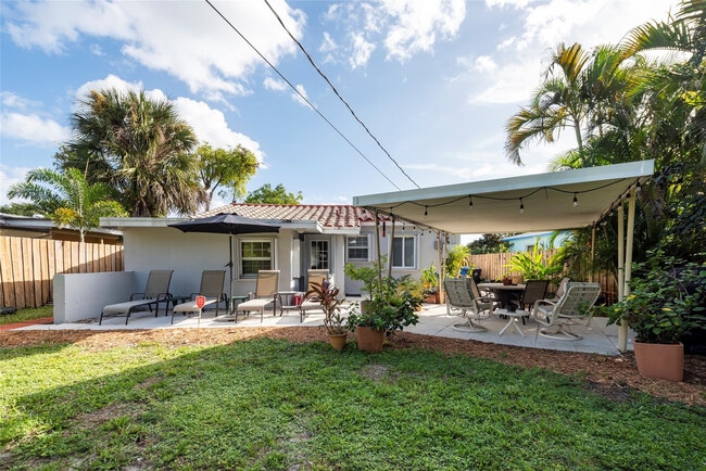 Building Photo - 1541 NW 6th Ave