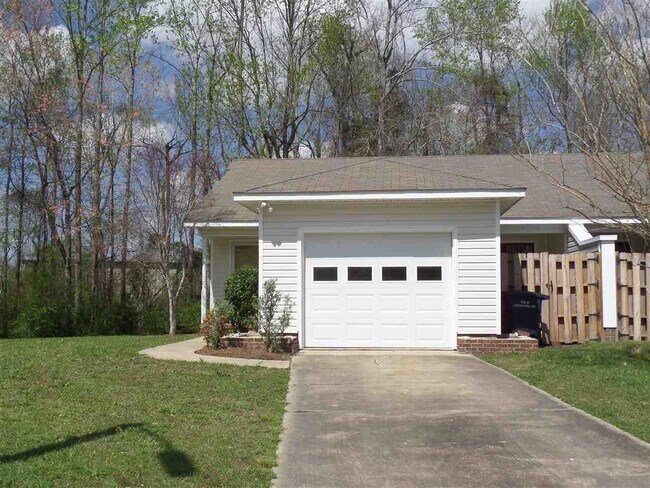 Foto del edificio - 130 Highland Ct