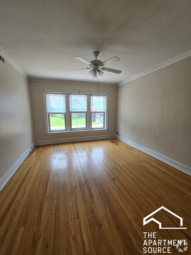 Building Photo - 5135 N Damen Ave