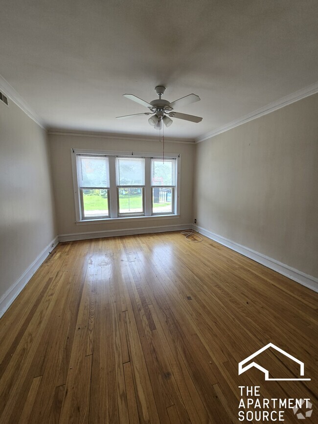 Building Photo - 5135 N Damen Ave