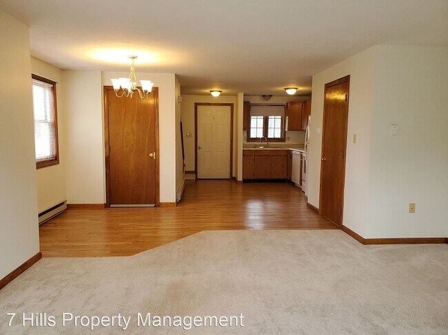 Building Photo - 2 br, 1.5 bath House - 37 Boston Rd. Unit A