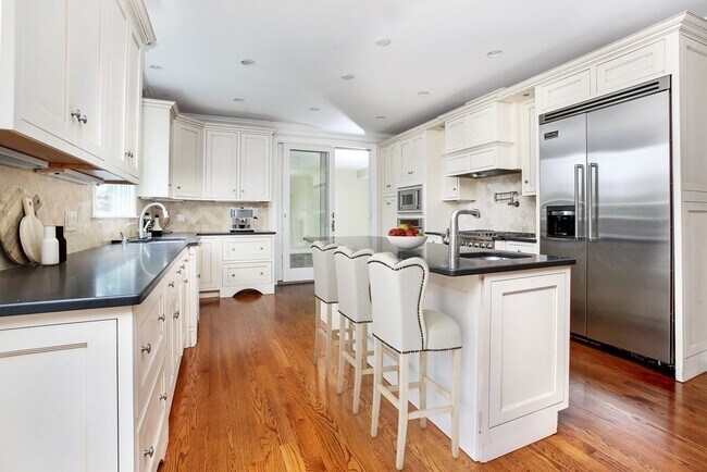 Foto del edificio - 17 Baldpate Hill Rd