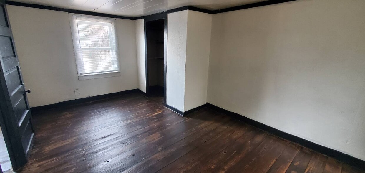 Building Photo - 1131 Woodland Ave