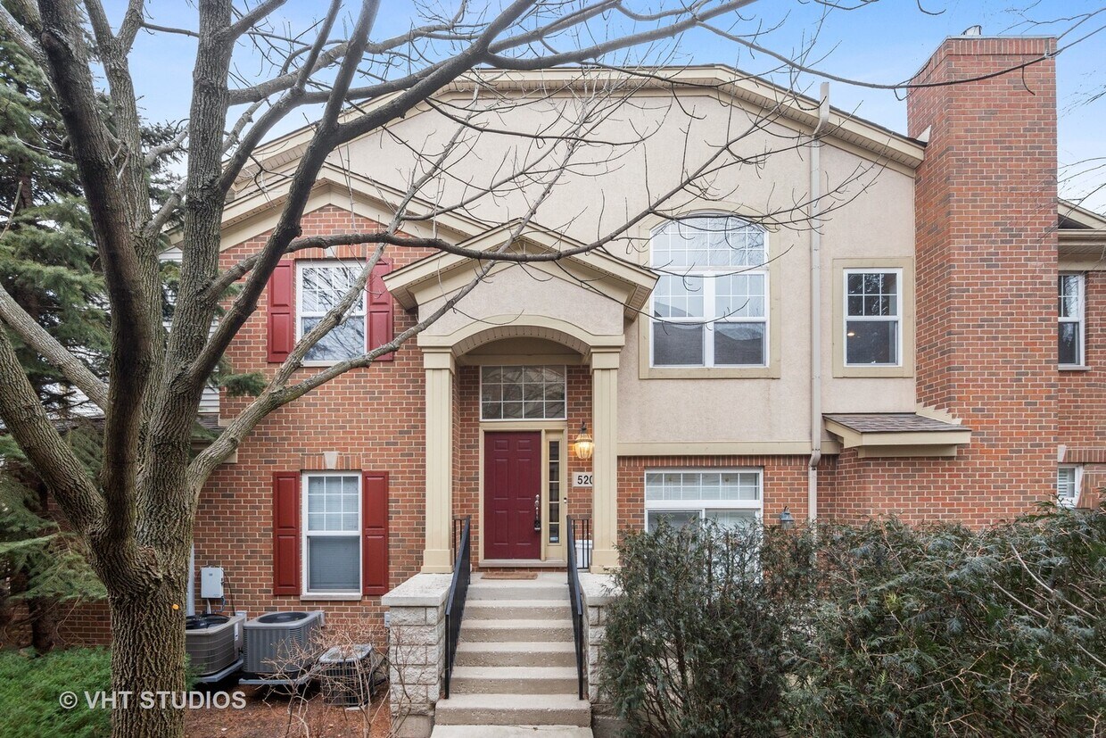 Primary Photo - 520 S Commons Ct