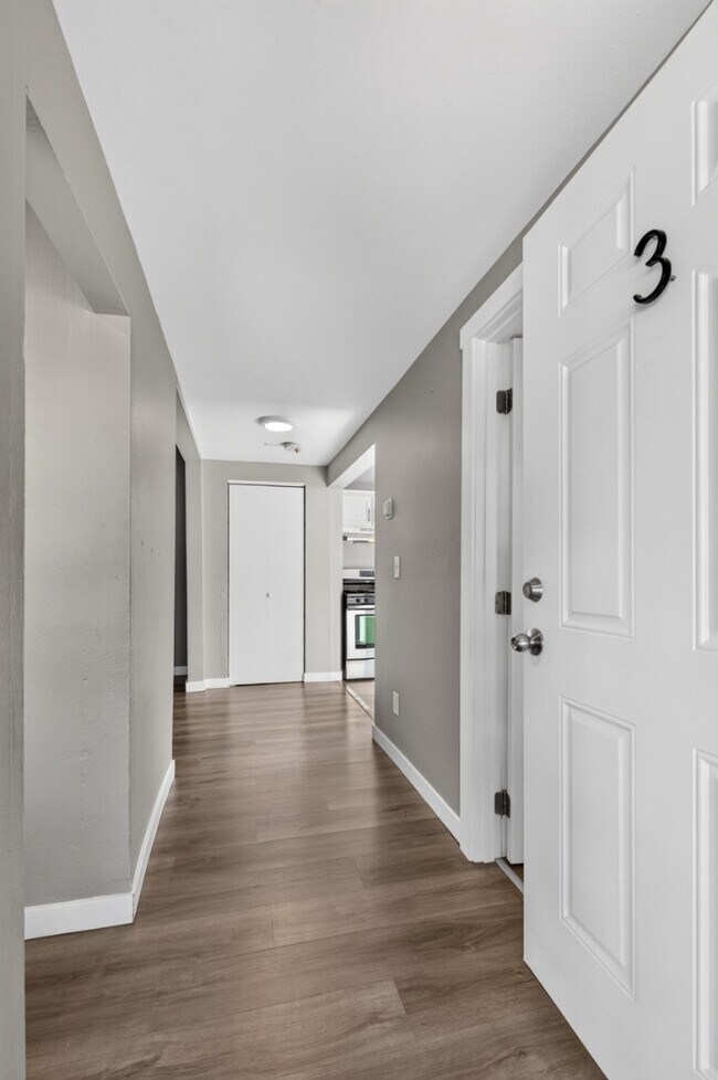 Foto del edificio - Modern 1-Bed Apartment in Heart of Tacoma