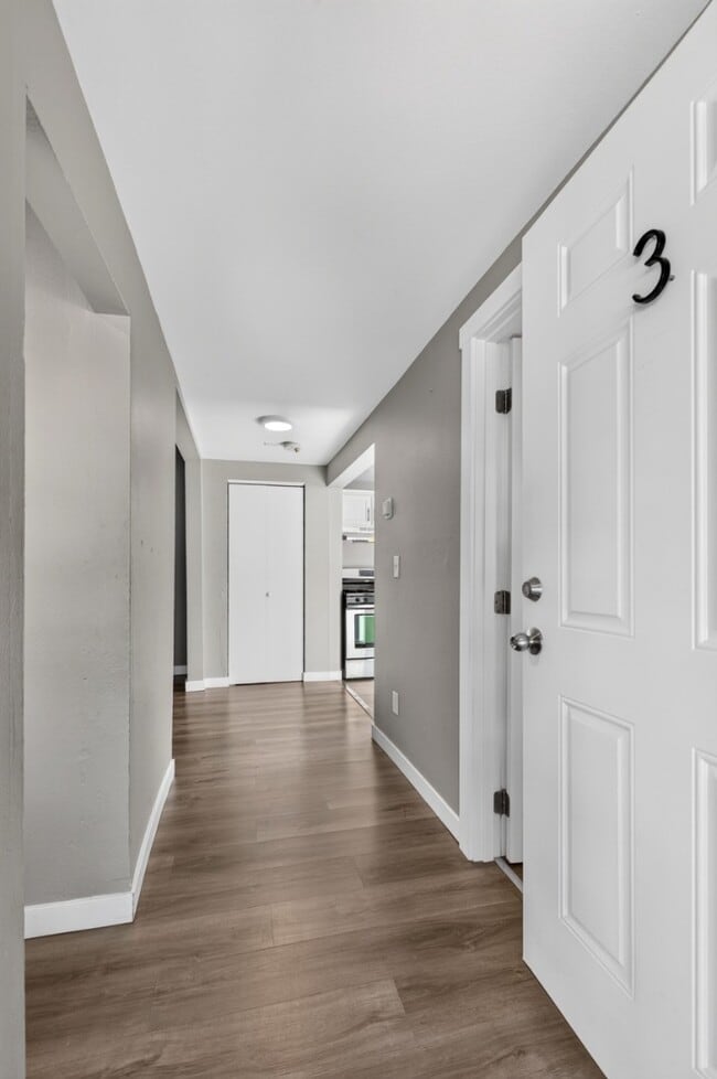 Building Photo - Modern 1-Bed Apartment in Heart of Tacoma