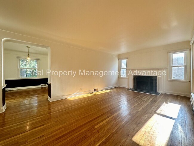 Building Photo - Rare Find in Huntington Woods - 3 Beds and...