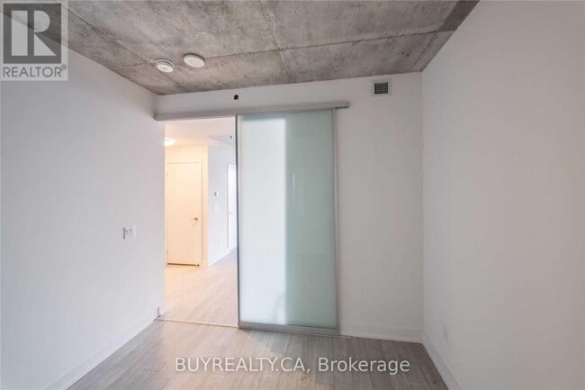 Building Photo - 15-1715 Baseball Pl