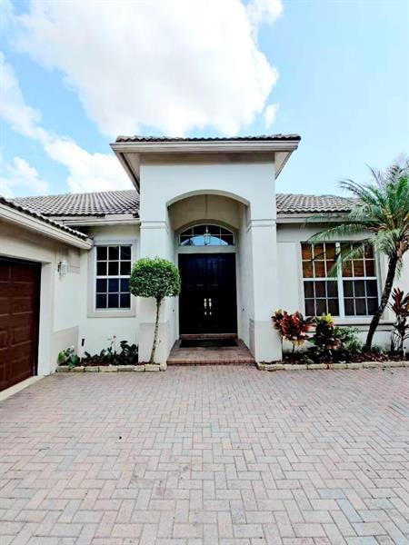 Foto del edificio - 11192 NW 68th Pl