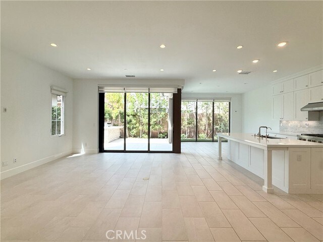 Building Photo - 203 Fiore