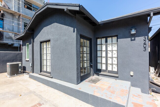 Foto del edificio - 3201 W 18th St