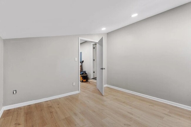 Photo - 627 Miles Rd House