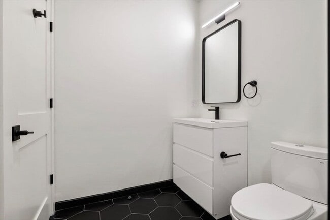 Photo - 217 Essex St Apartment