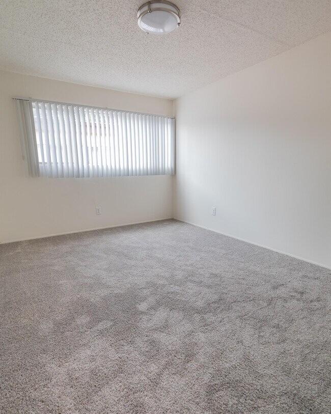 Building Photo - 2712 Mission Village Dr
