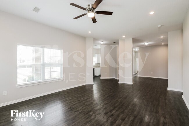 Foto del edificio - 1633 Mockingbird Ln