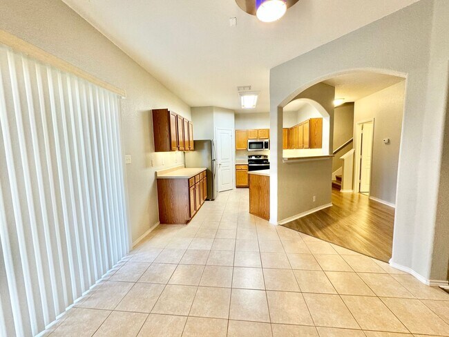 Foto del edificio - Beautiful Townhome!