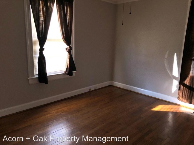 Building Photo - 2 br, 1 bath House - 104 W. Edgewood Dr.