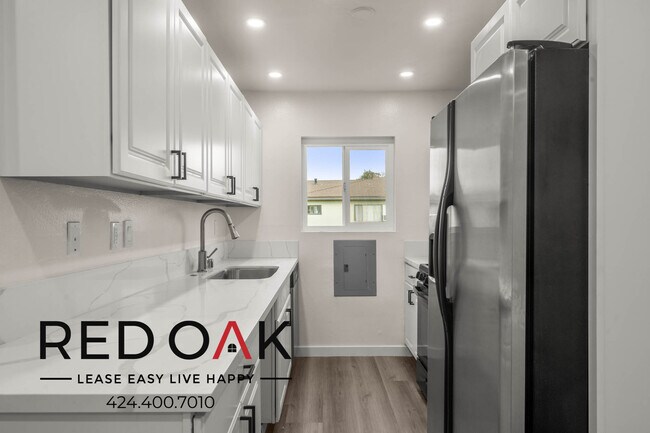 Foto del edificio - Magnificent Two Story, Three Bedroom with ...
