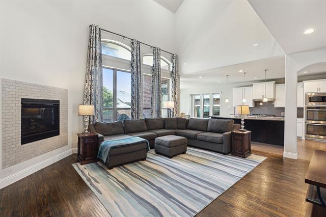 Building Photo - 2107 Grassland Dr