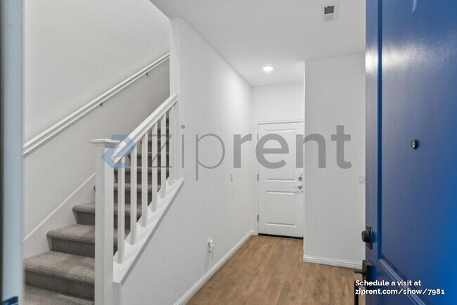 Foto del edificio - 586 Jayne Ct