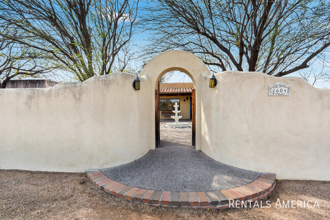 Foto del edificio - Charming home near University of Arizona