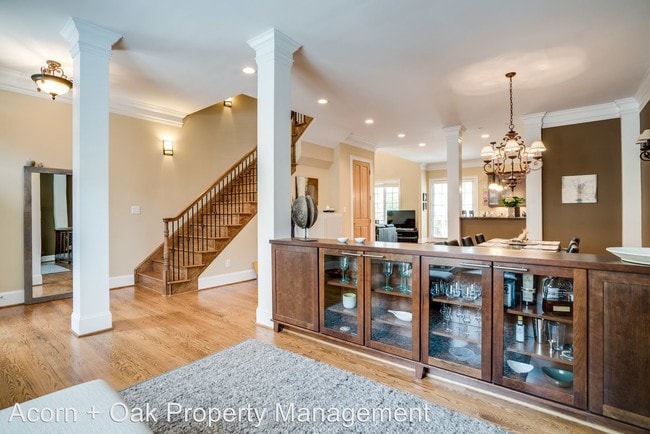 Building Photo - 4 br, 3.5 bath House - 301 Old Franklin Grove