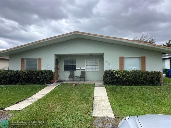 Building Photo - 810 SW 13th St
