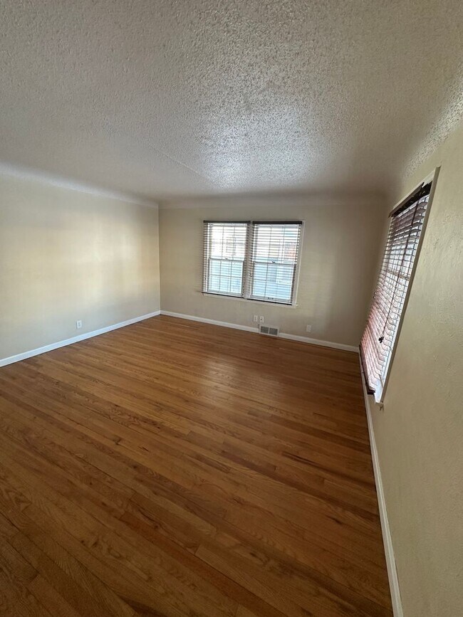 Foto del edificio - CHK1903