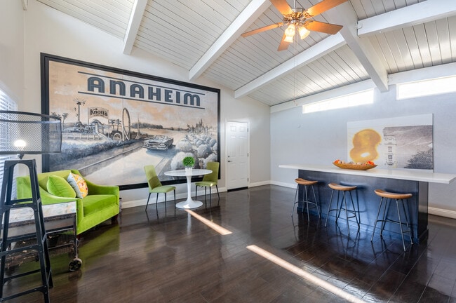 Casa club - Anaheim Cottages