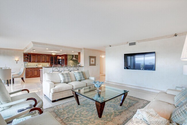 Foto del edificio - 4301 N Ocean Blvd