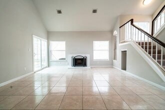 Building Photo - 11611 Glenwolde Dr