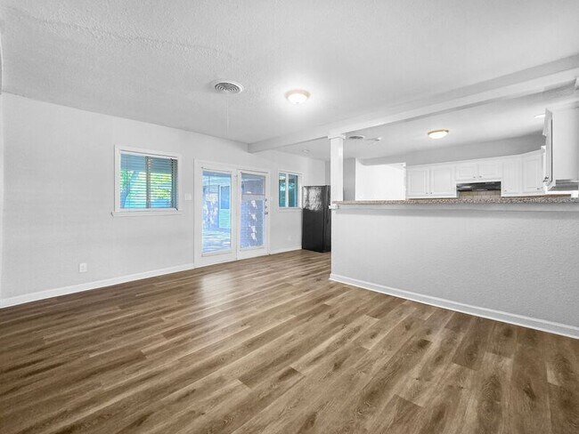 Building Photo - 511 John Vernon Ln