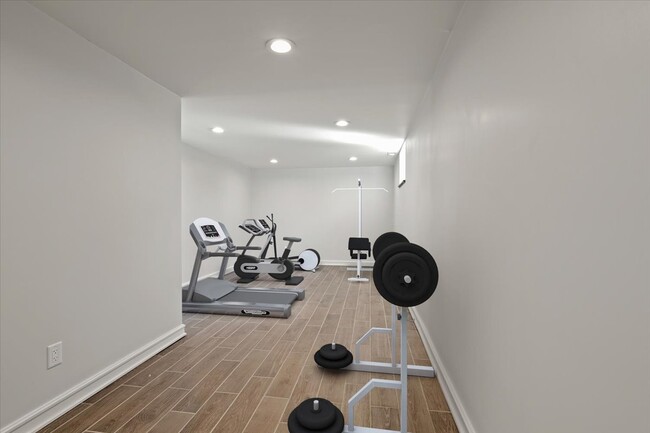 Building Photo - 5534 Juniper Dr
